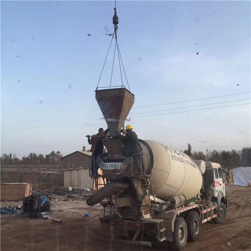 吉水县“精准瞄准”—— 吊车的 “定位导航” 技术